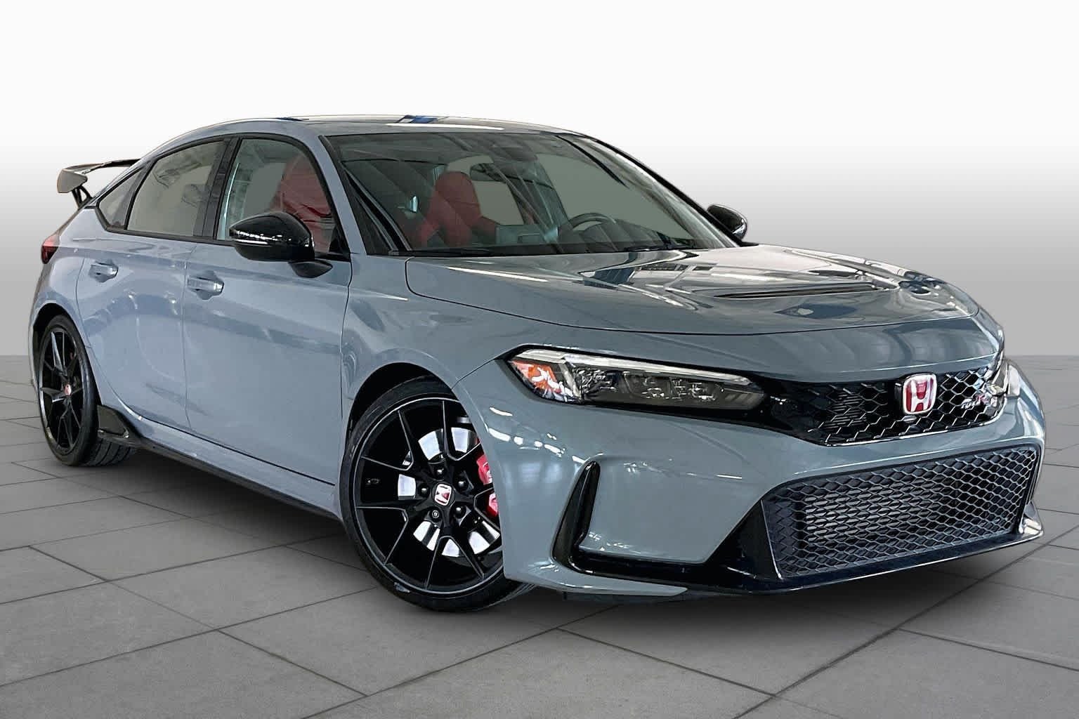 Used 2024 Sonic Gray Pearl Honda  image 2