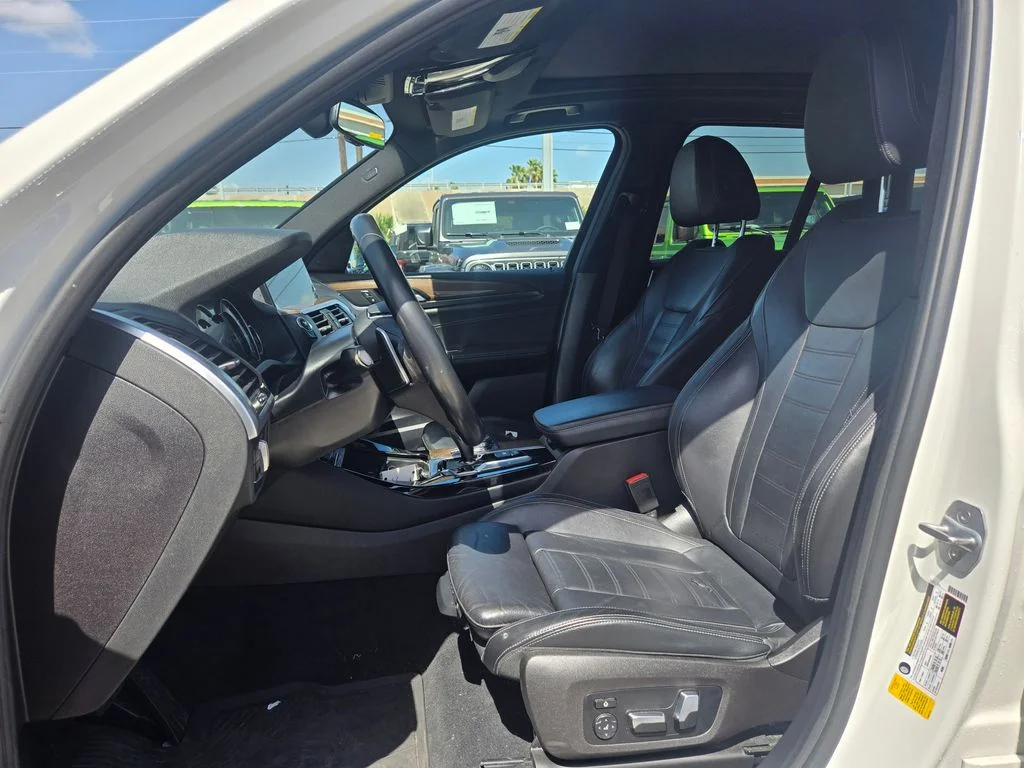 Used 2019 White BMW sDrive30i image 9