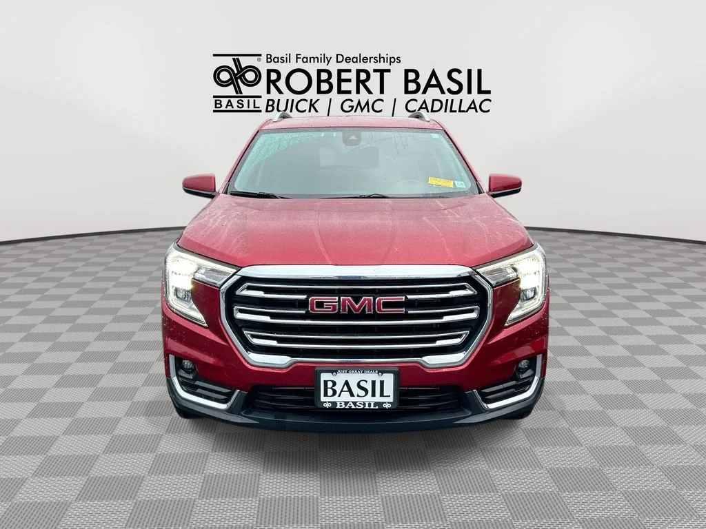 Used 2024 Volcanic Red Tintcoat GMC SLT image 3
