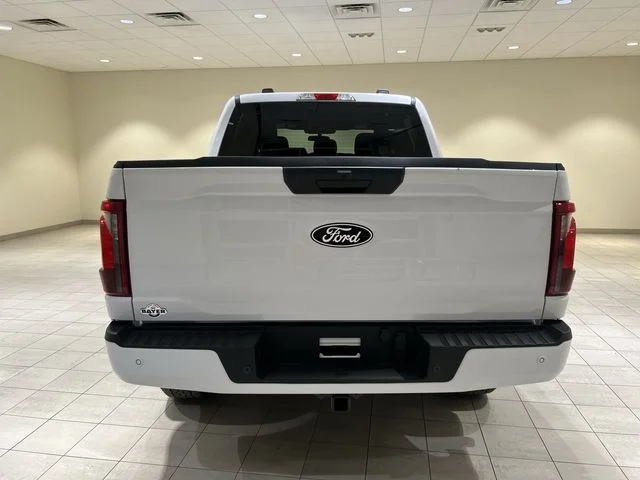 New 2026 Oxford White Ford XLT image 4