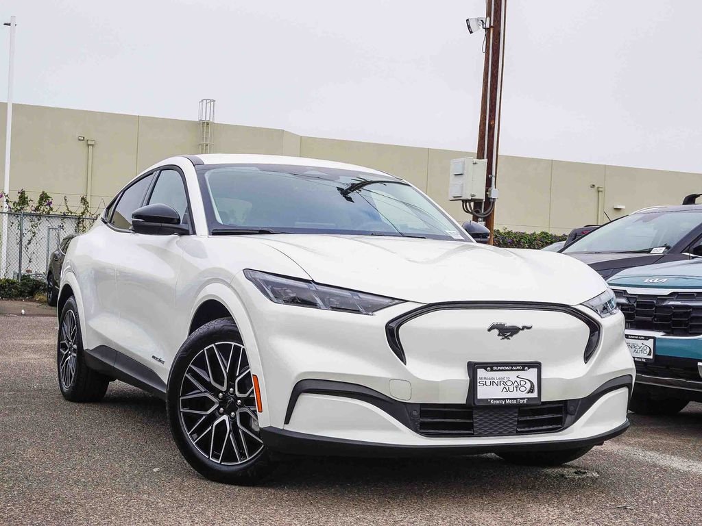 New 2026 Star White Metallic Tri-coat Ford Premium image 1
