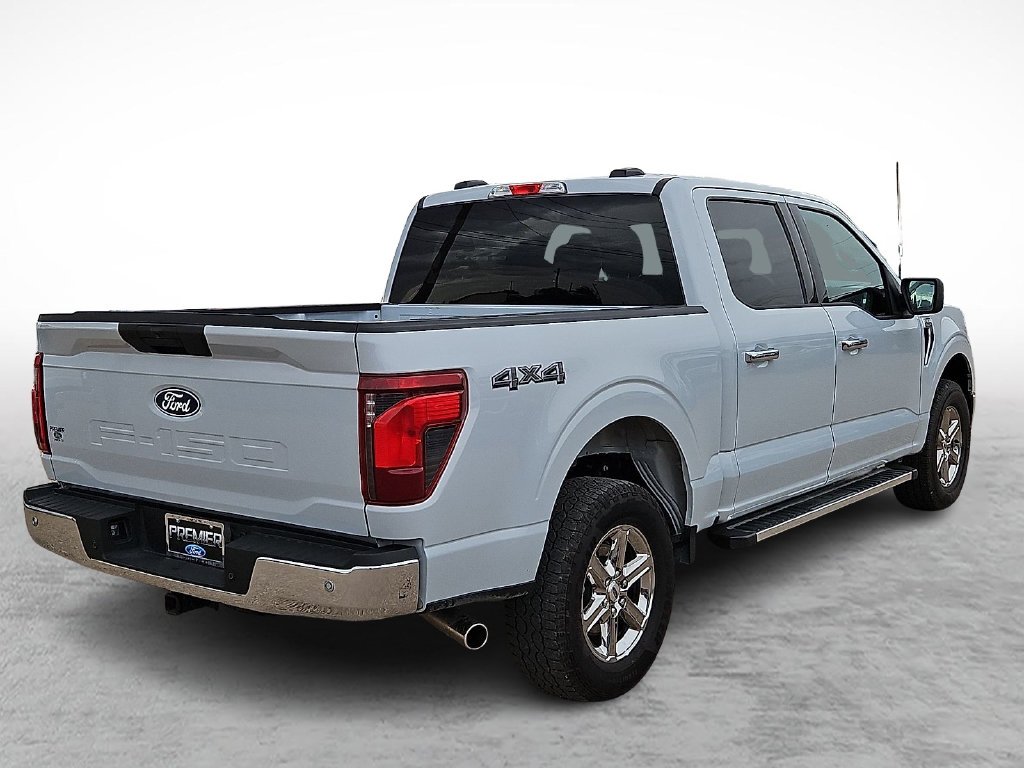 Used 2025 White Metallic Ford XLT image 11