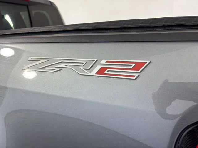 Used 2018 SATIN STEEL METALLIC Chevrolet 4WD ZR2 image 37