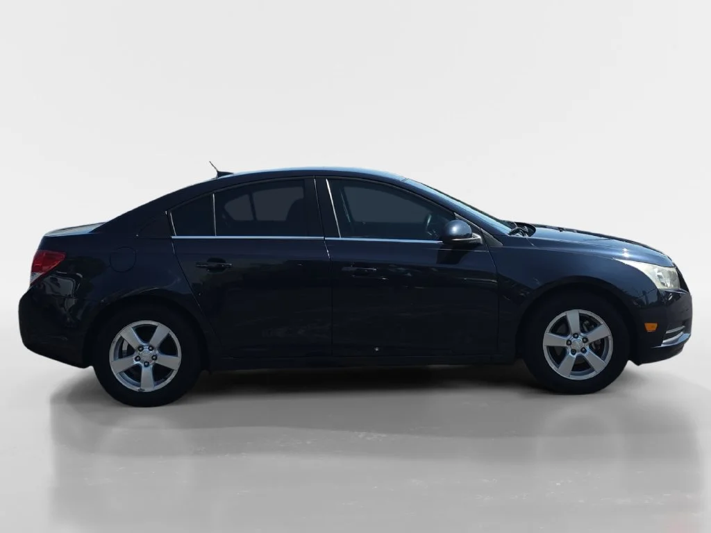 Used 2014 Blue Ray Metallic Chevrolet 1LT image 3