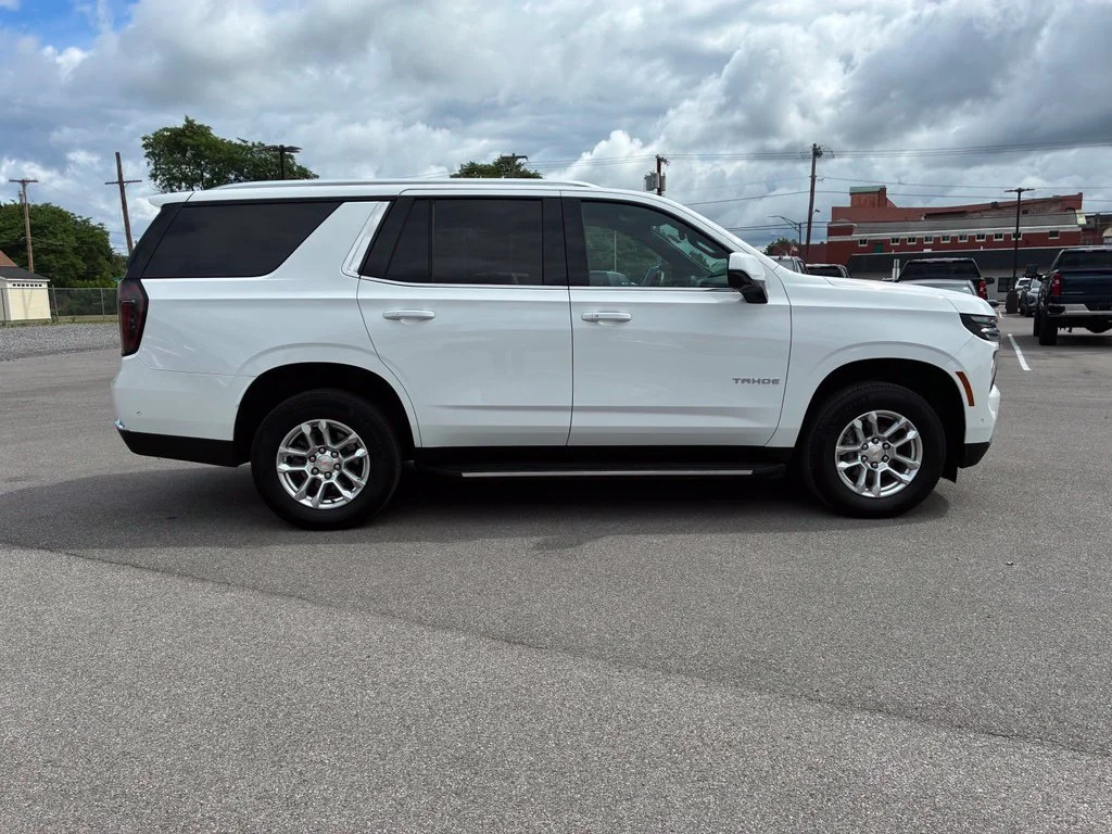 Used 2025 Summit White Chevrolet LT image 138