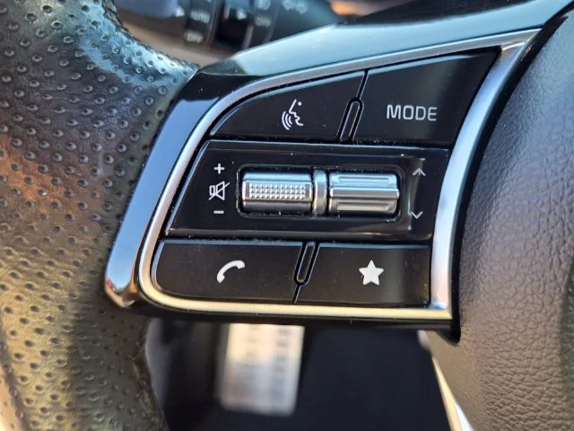 Used 2023 White Kia GT-Line image 27