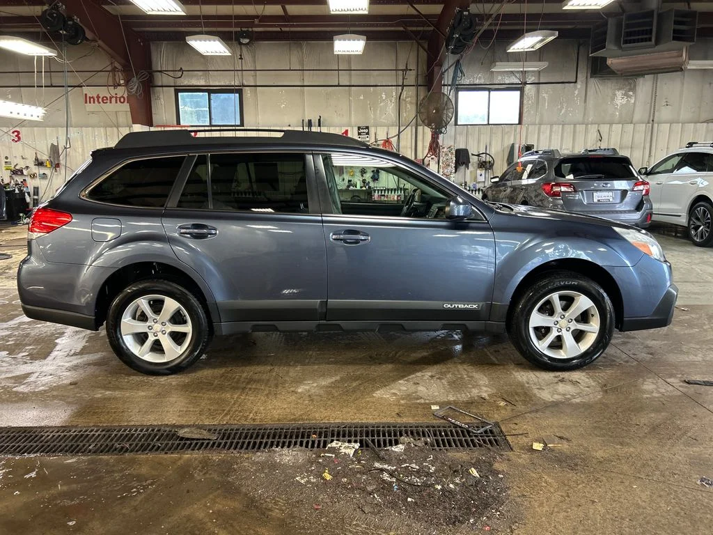 Used 2014 Blue Subaru 2.5i Premium image 6