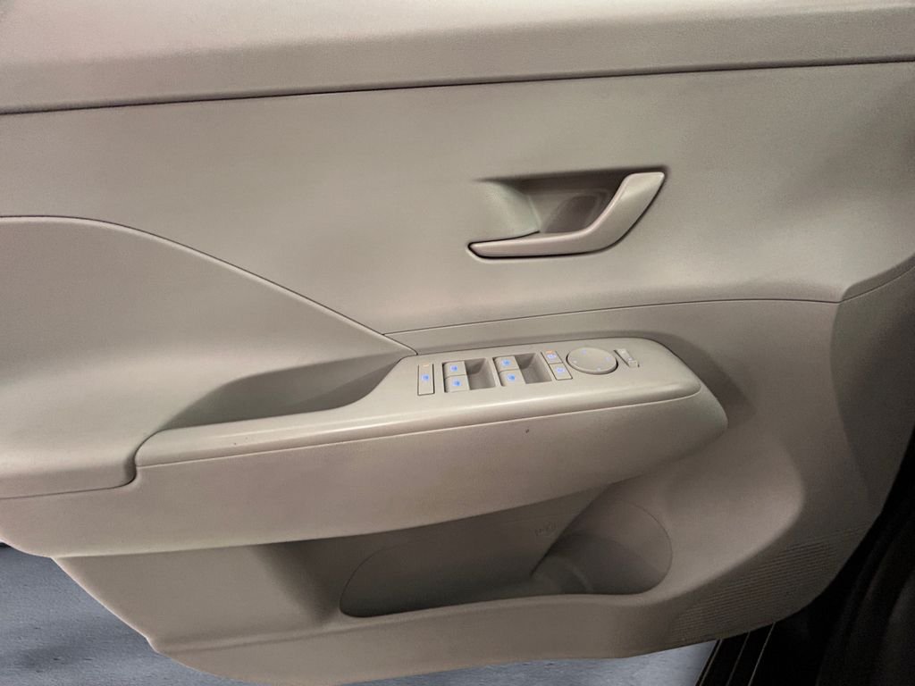 Used 2024 Black Hyundai SEL image 12