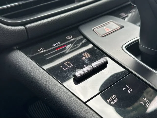 2023 Porsche Macan T - Photo 26