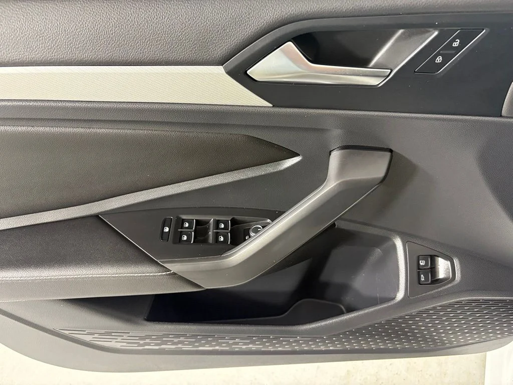 Used 2022  Volkswagen 1.5T S image 19