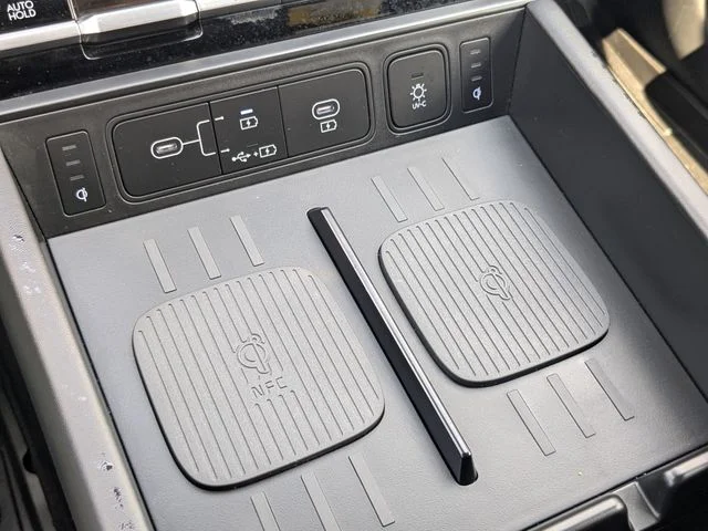 Used 2024 Silver Hyundai Calligraphy image 17