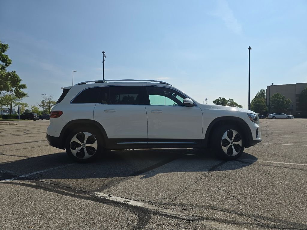 Certified Used 2025 Polar White Mercedes-Benz GLB 250 image 16