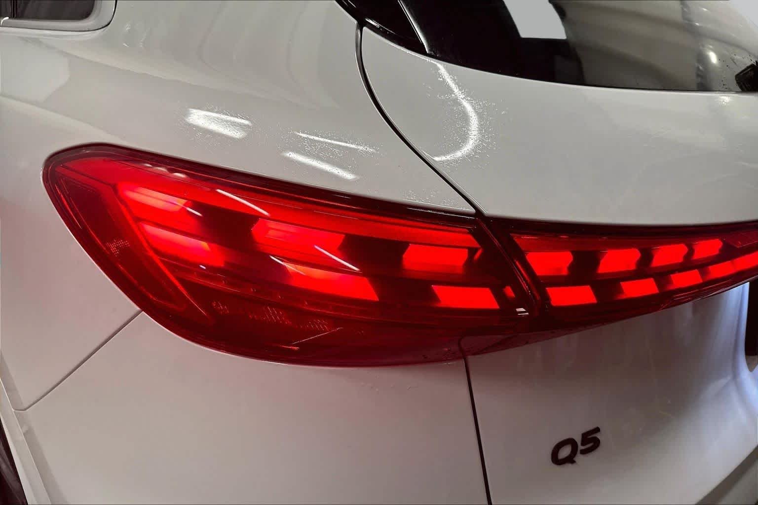 Used 2025 Glacier White Metallic Audi Premium Plus image 28