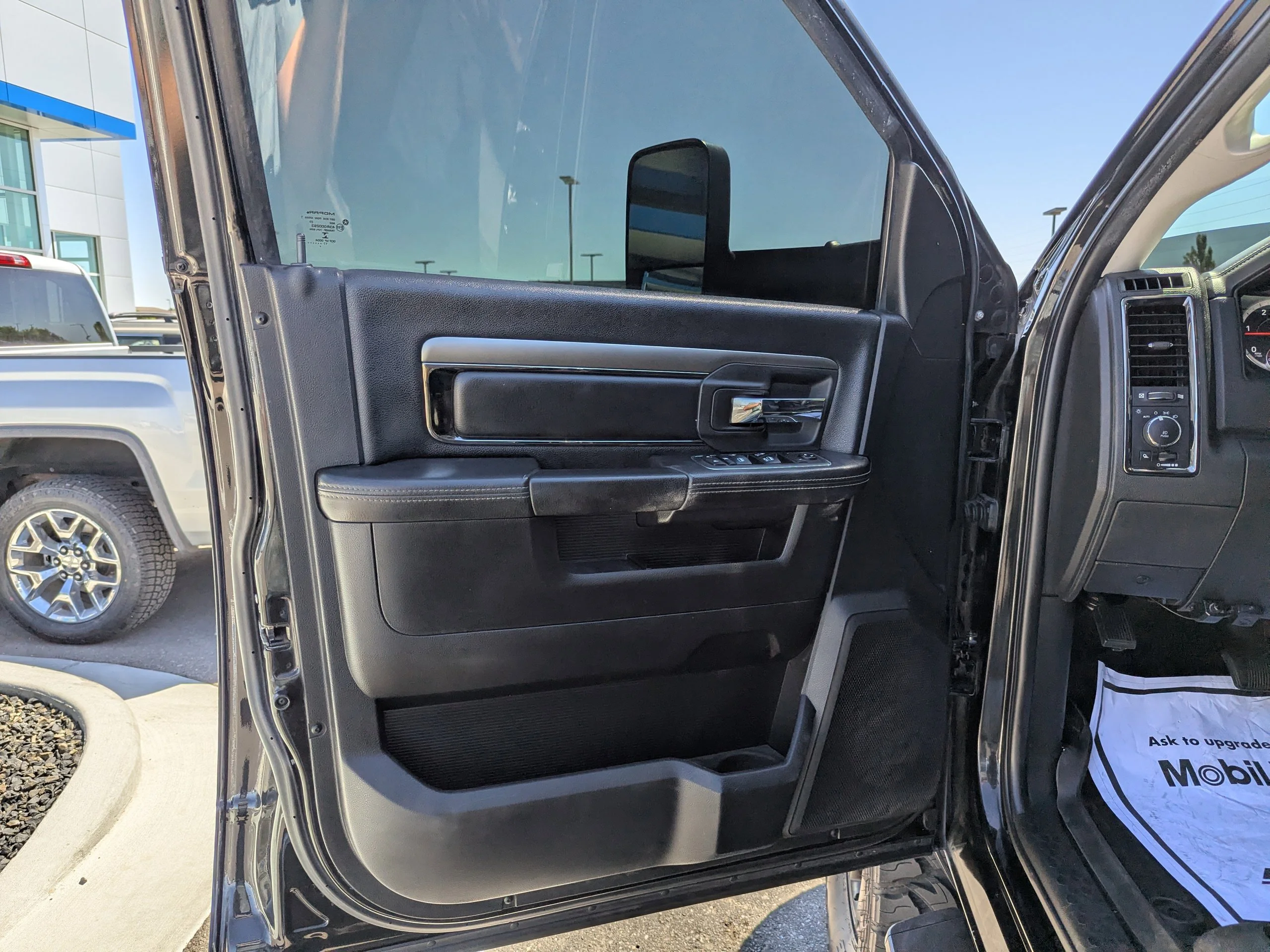Used 2018 Brilliant Black Crystal Pearlcoat Ram Big Horn image 10