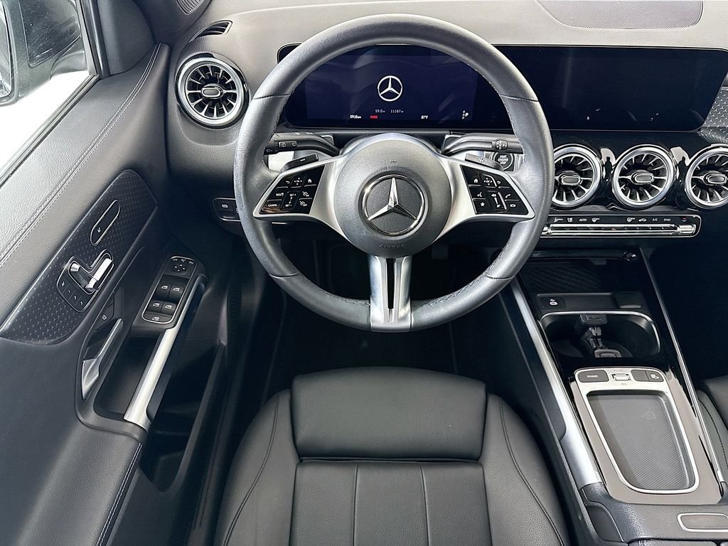 Used 2025 Night Black Mercedes-Benz GLB 250 image 10
