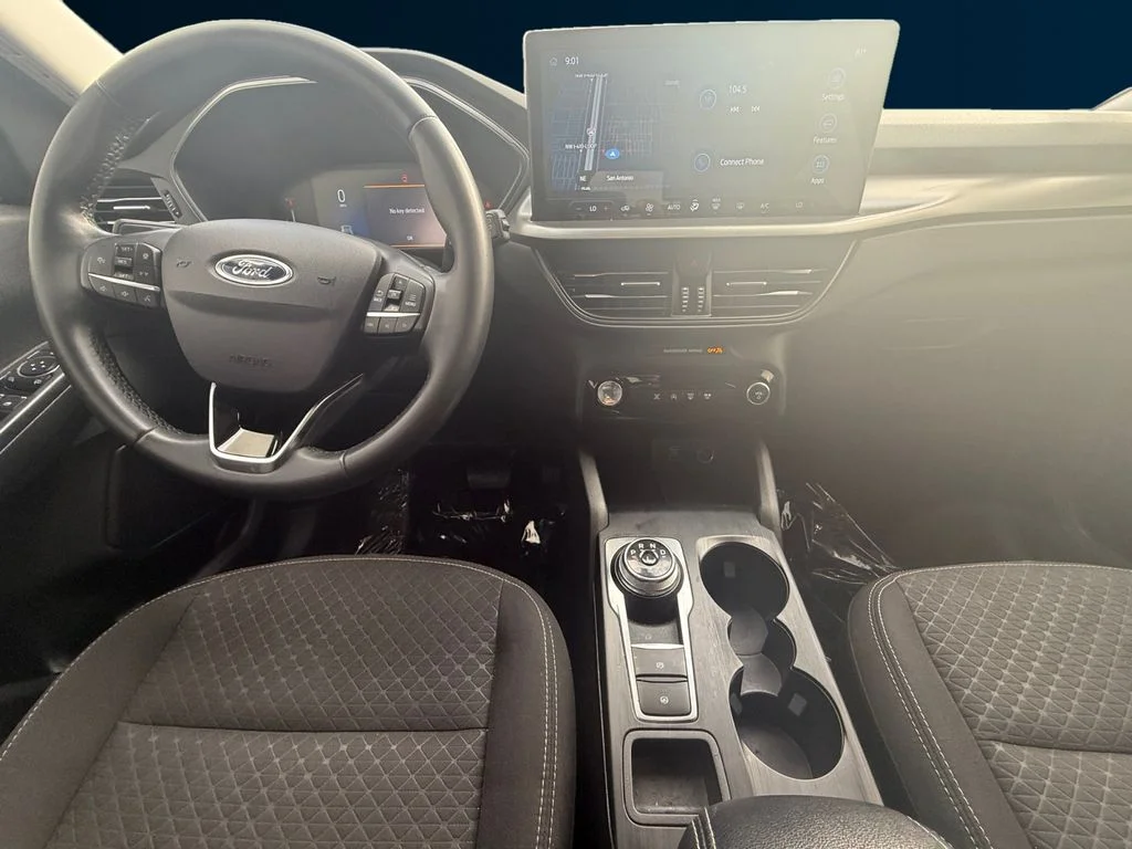 Used 2023 Silver Ford Active image 12