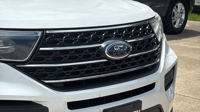Used 2021 White Ford XLT image 3