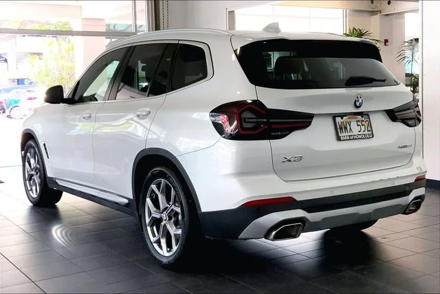 Used 2024 Mineral White Metallic BMW xDrive30i image 5