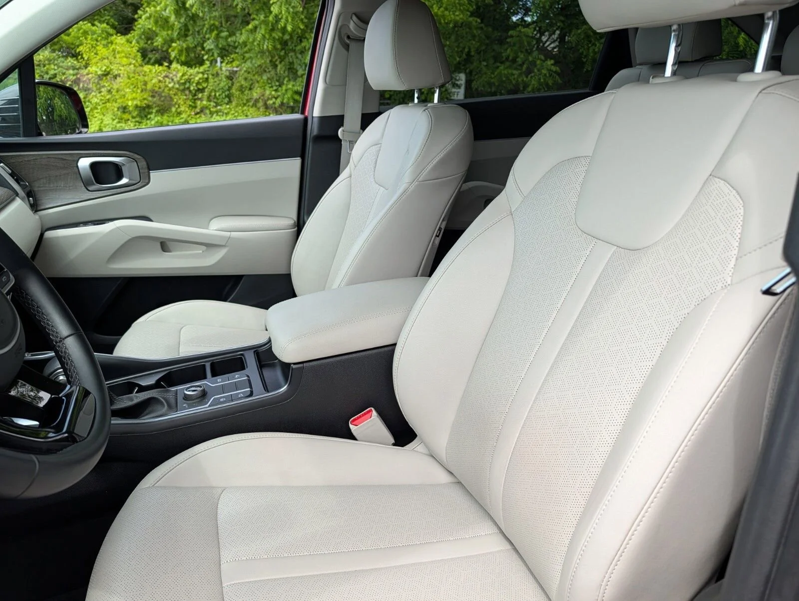 Used 2022 Red Kia X-Line S image 17