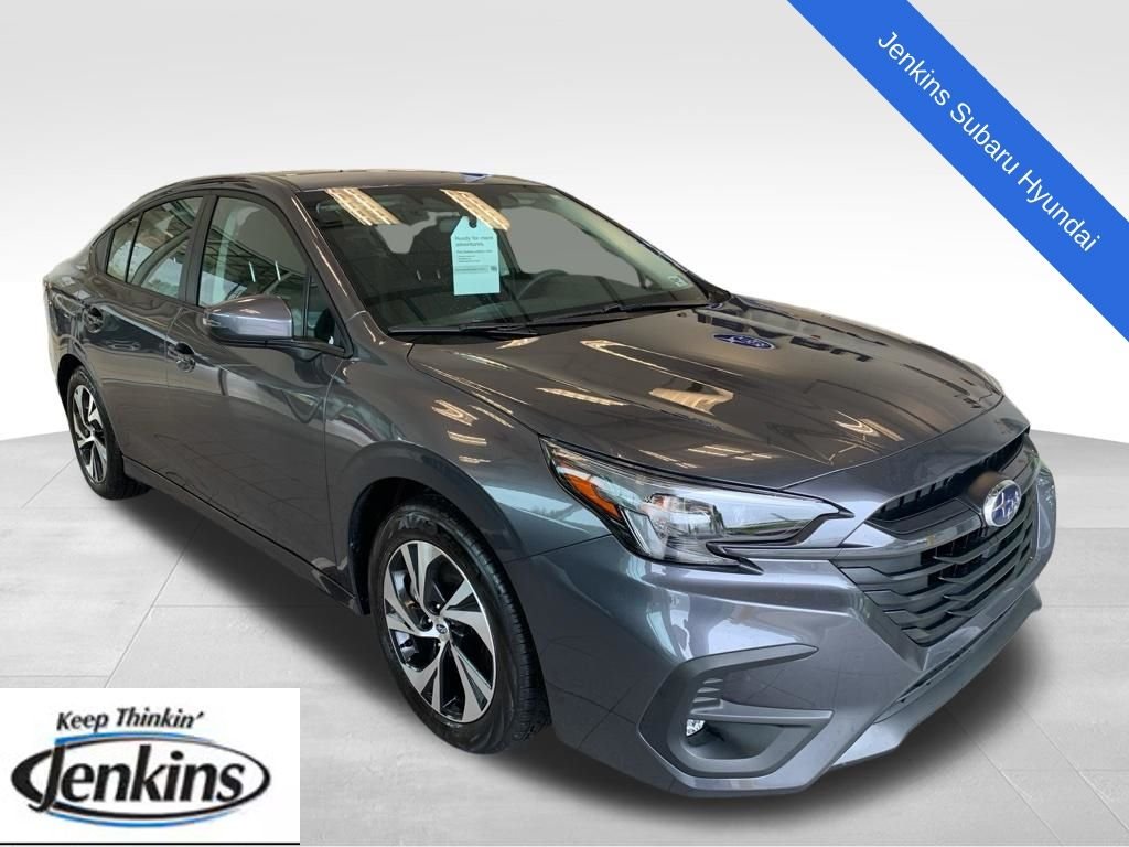 2025 Subaru Legacy Premium's photo