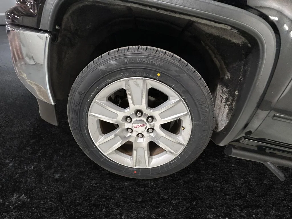 Used 2016 Black GMC SLE image 27