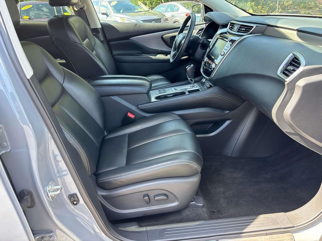 Used 2024 Gray Nissan SV image 16
