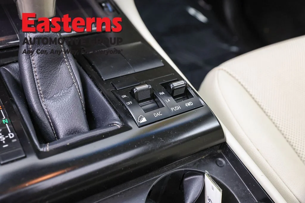 Used 2020 White Lexus 460 image 22