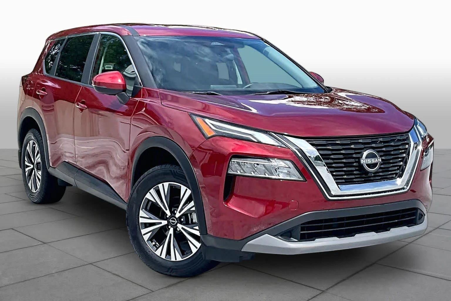 Used 2023 Scarlet Ember Tintcoat Nissan SV image 4