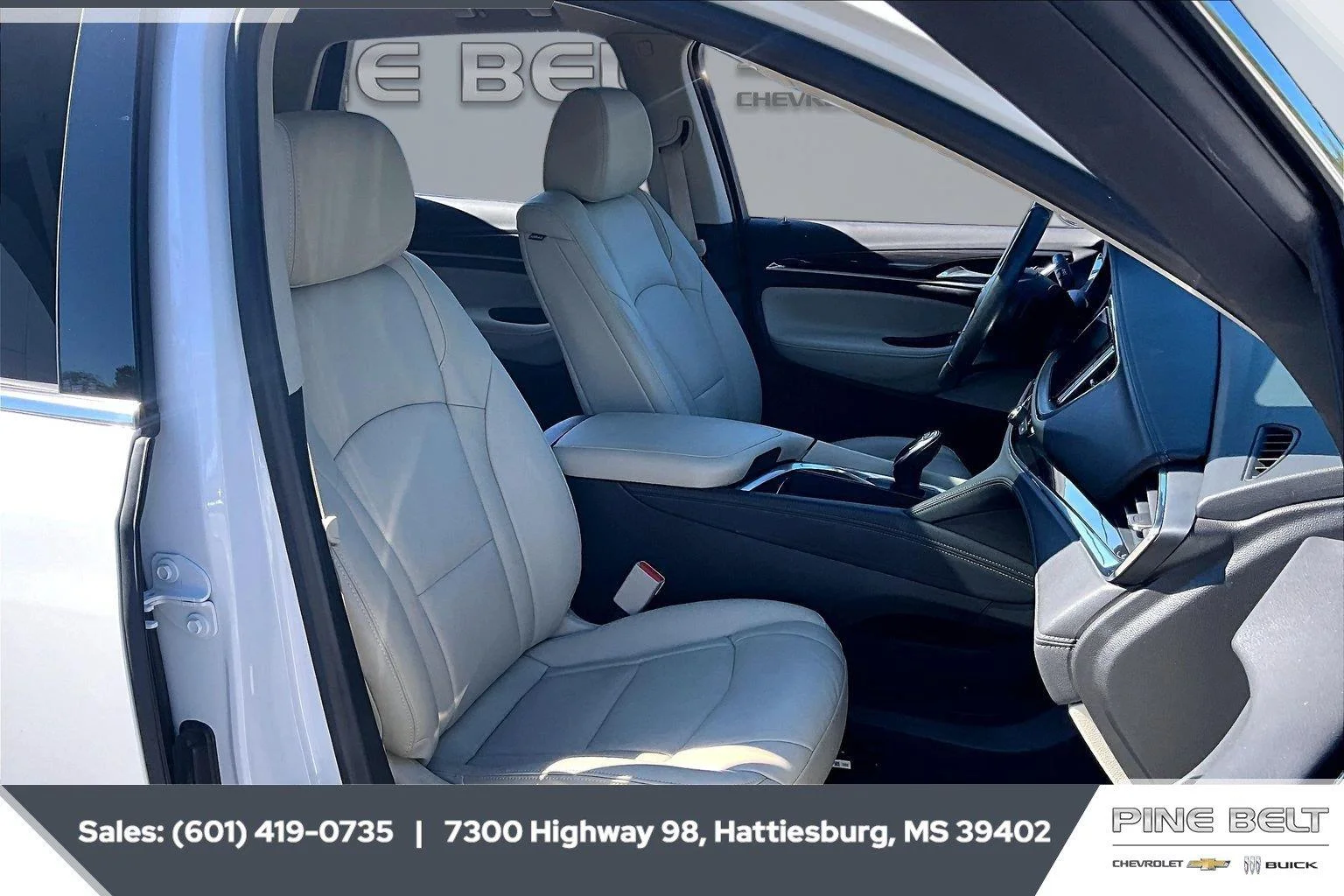 Used 2021 White Frost Tricoat Buick Premium image 6