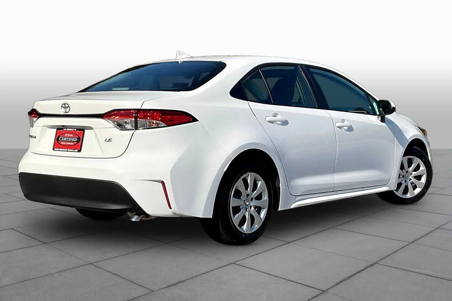 Used 2026 Ice Cap Toyota LE image 13