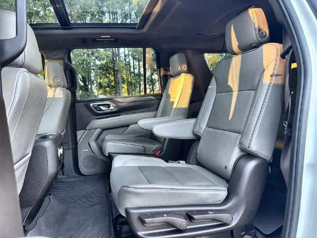 Used 2023 White GMC SLT image 23