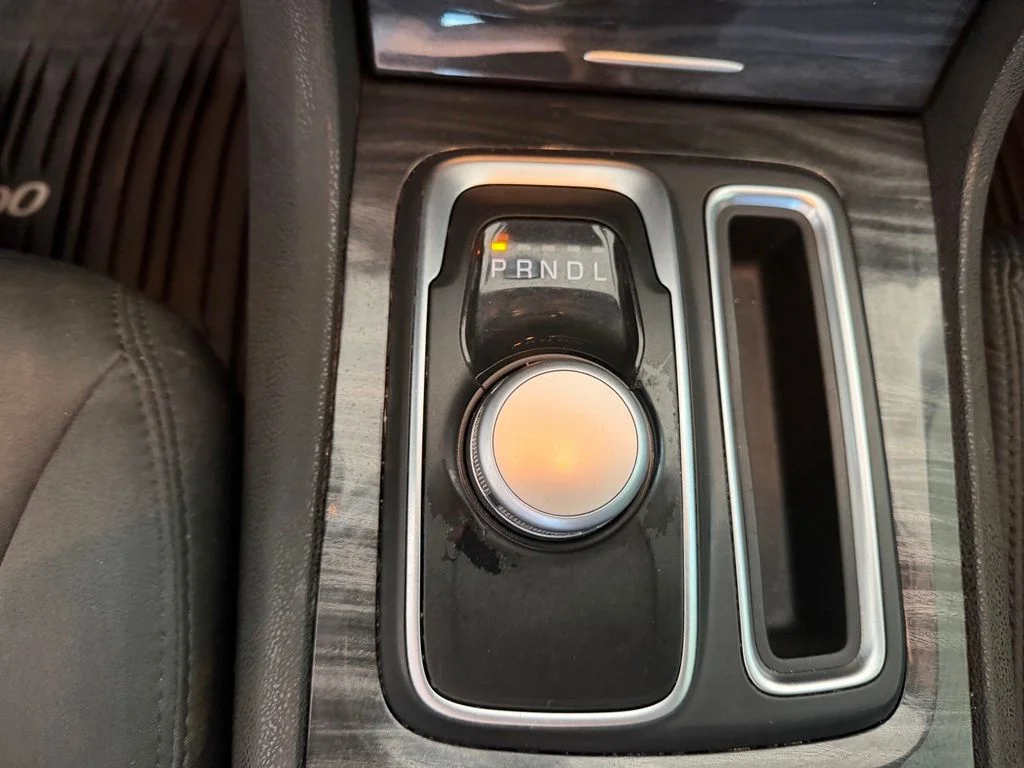 Used 2019 Gray Chrysler Touring image 9