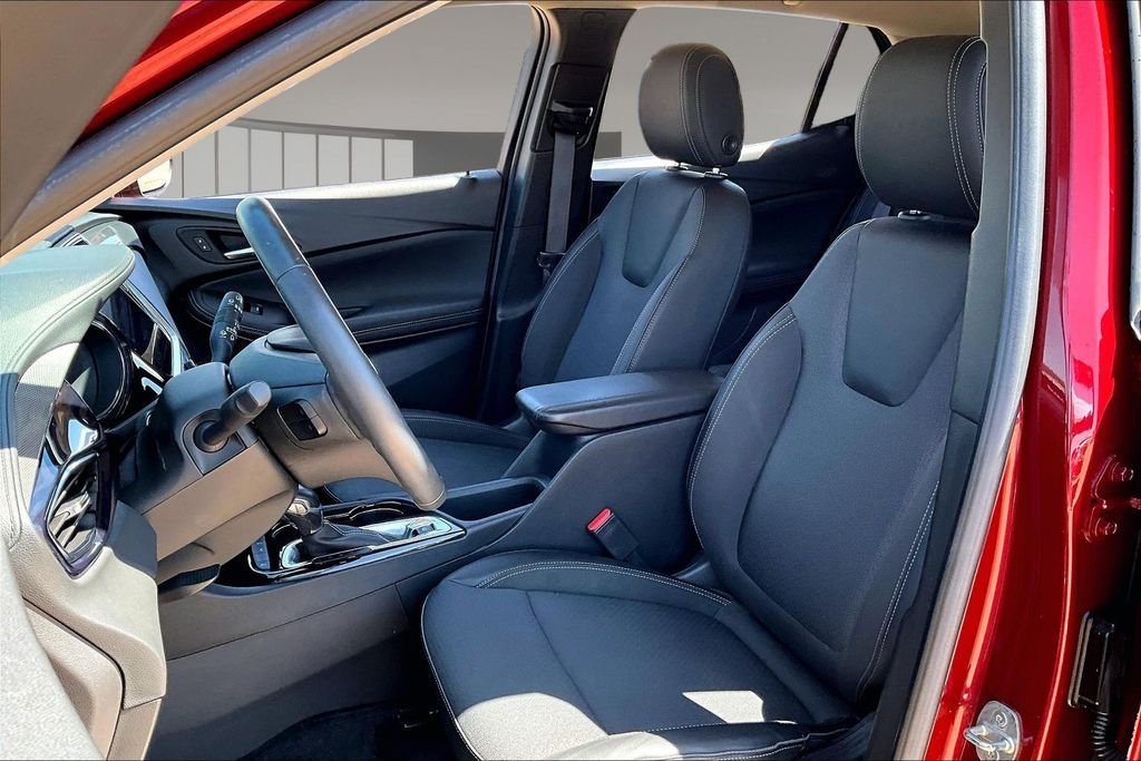 Used 2022 Red Buick Select image 27