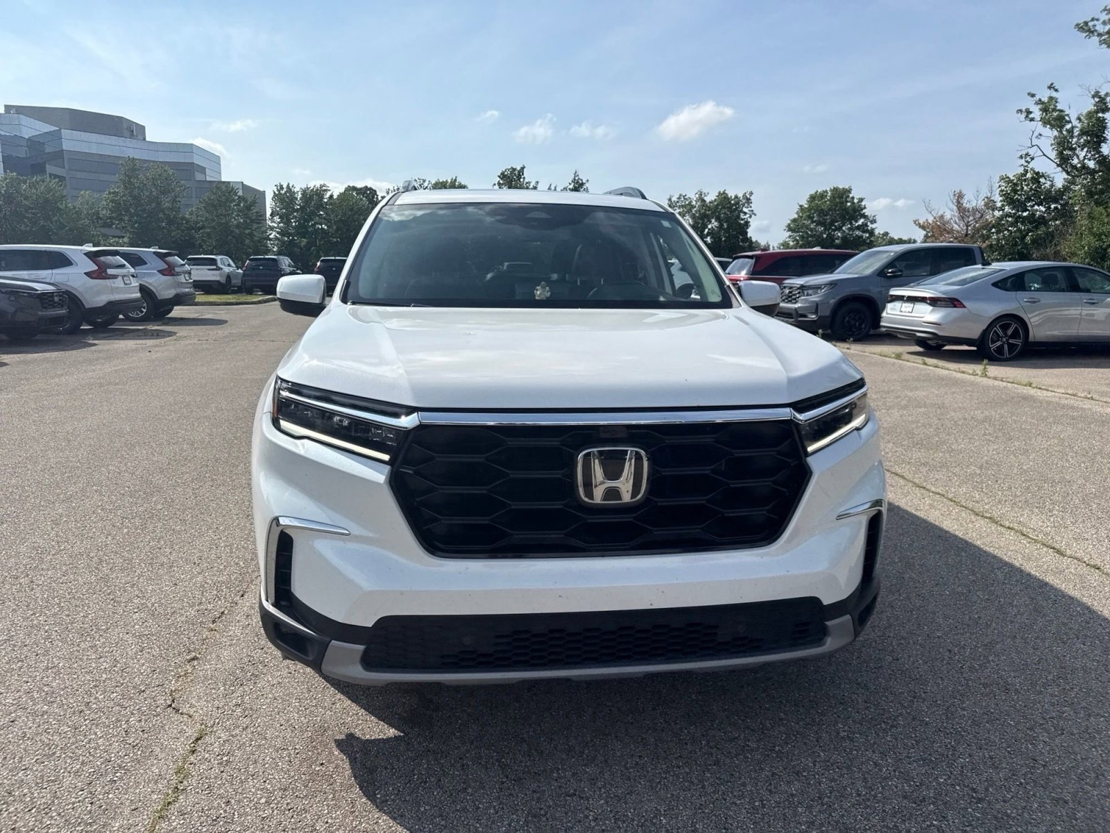Certified Used 2025 Platinum White Pearl Honda Elite image 16