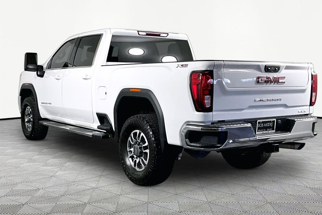 Used 2022 White GMC SLE image 3