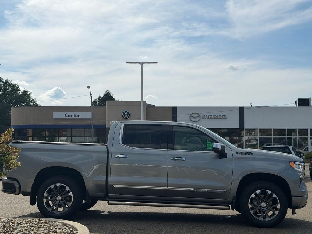 Used 2025 Gray Chevrolet High Country image 6
