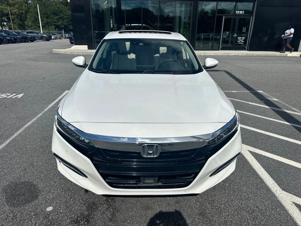 Used 2019  Honda Touring image 2