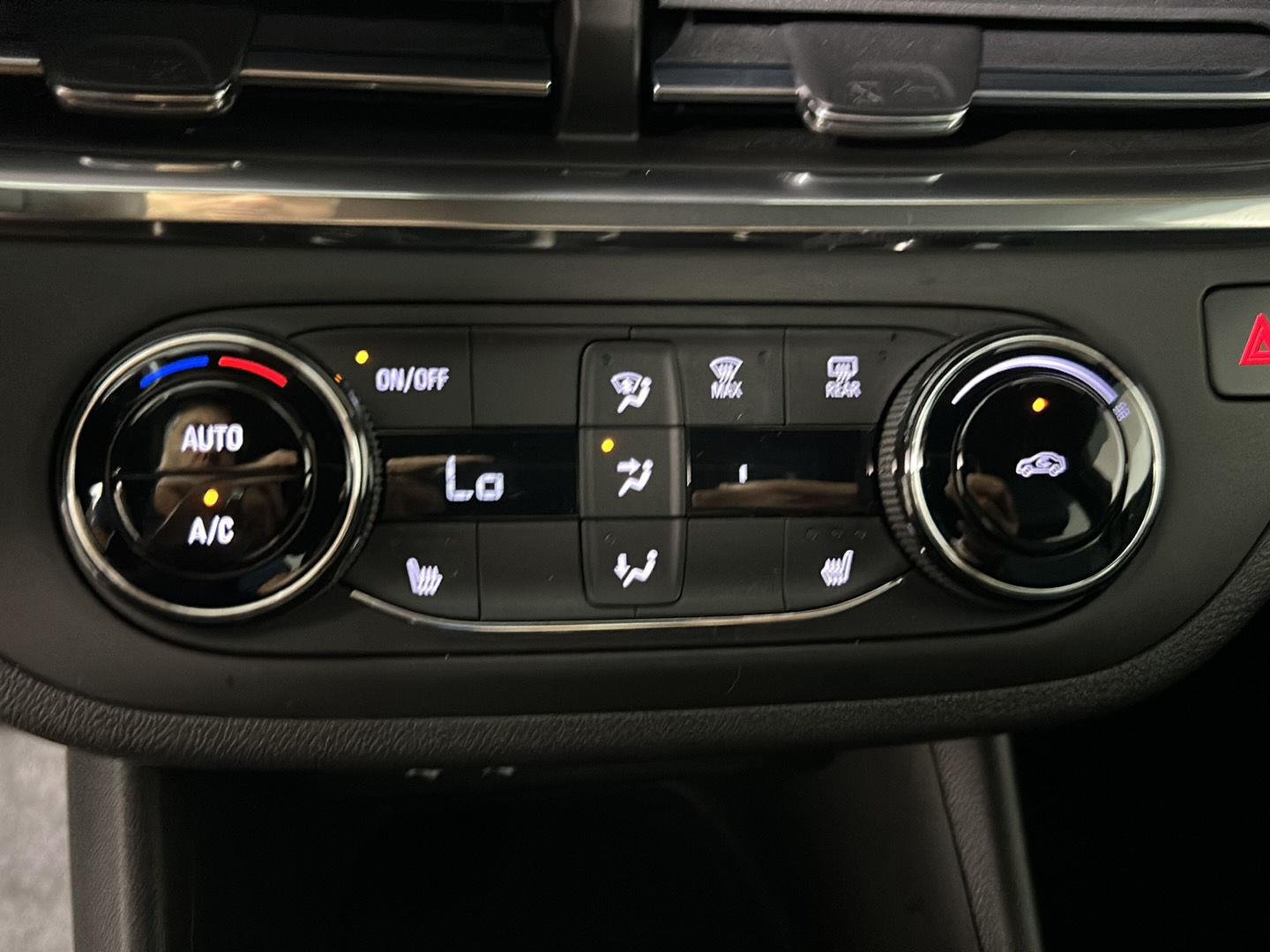 Used 2025 Moonstone Gray Metallic Buick Preferred image 19