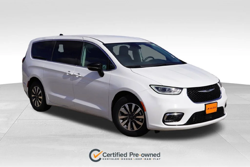 2024 Chrysler Pacifica PHEV Select