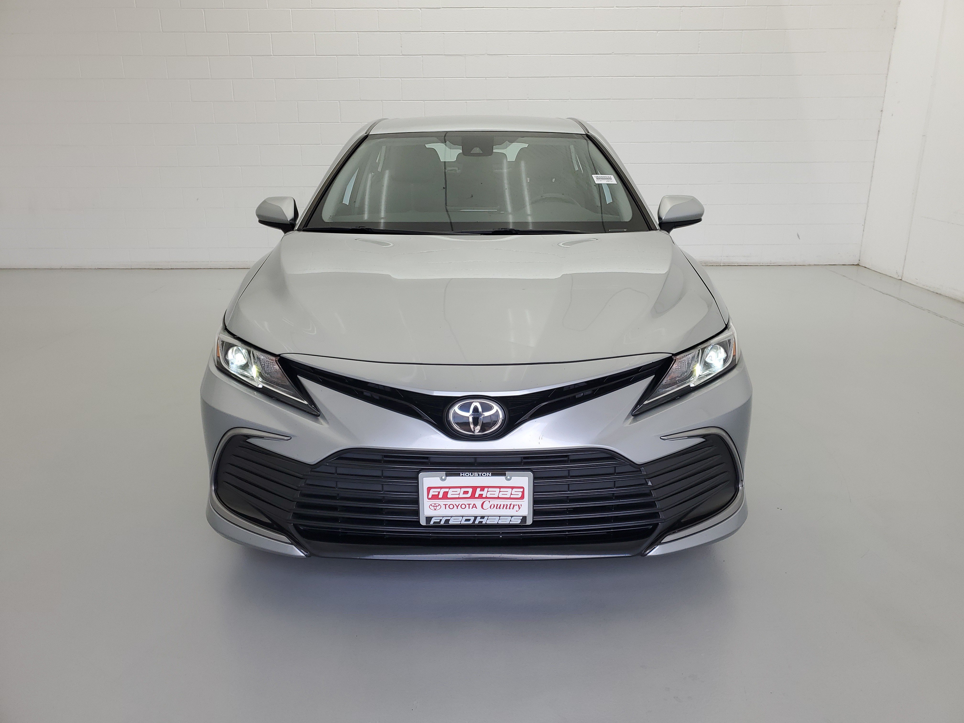 Used 2022 Celestial Silver Metallic Toyota LE image 3