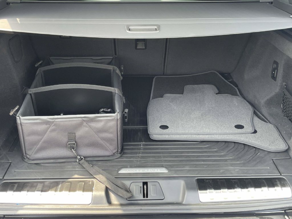 New 2026 Fuji White Land Rover Dynamic SE image 16
