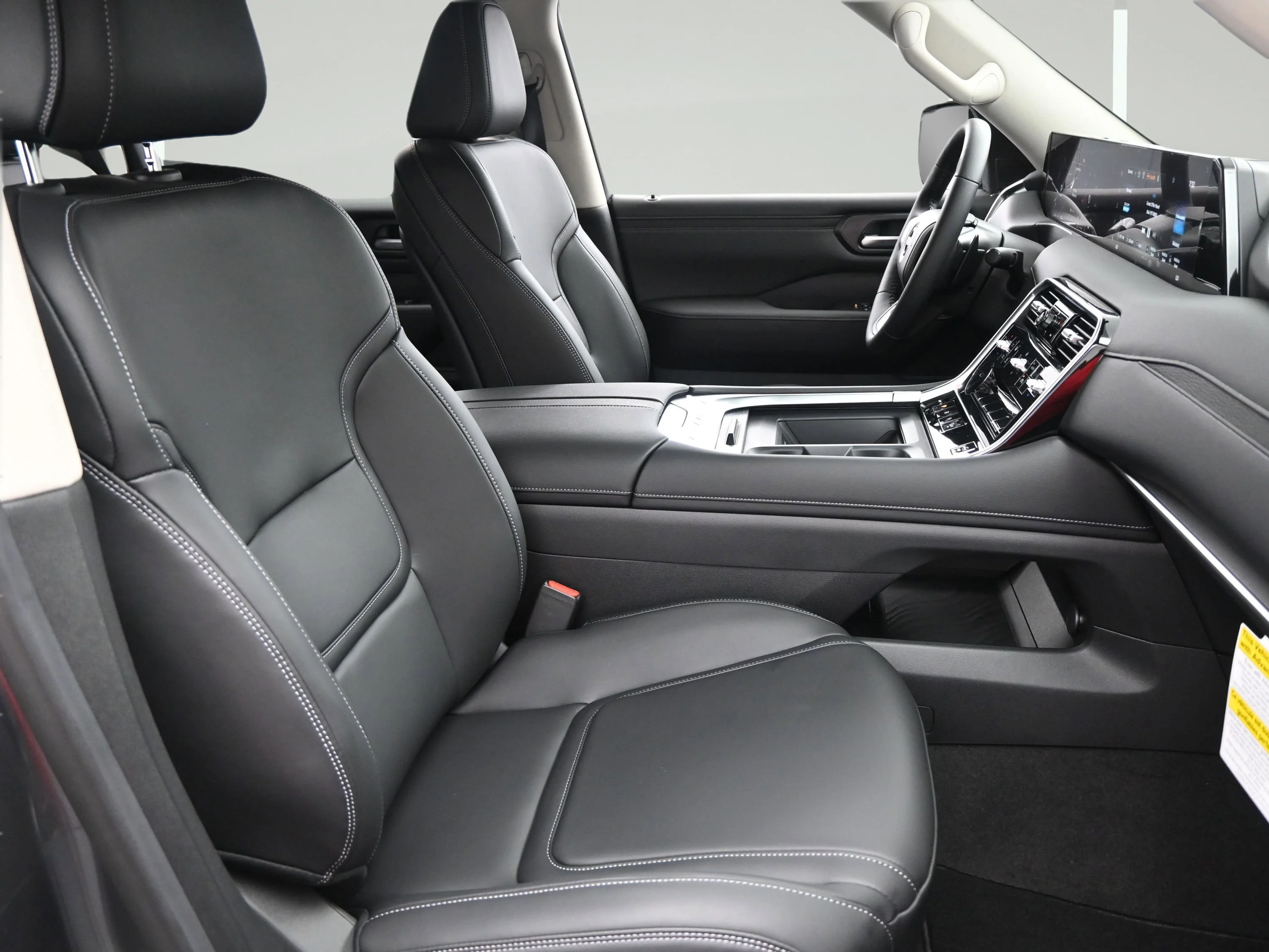 Certified Used 2025 Gun Metallic Nissan SV image 15
