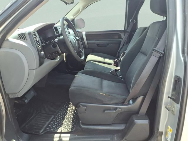 Used 2013 SILVER ICE METALLIC Chevrolet LS image 11