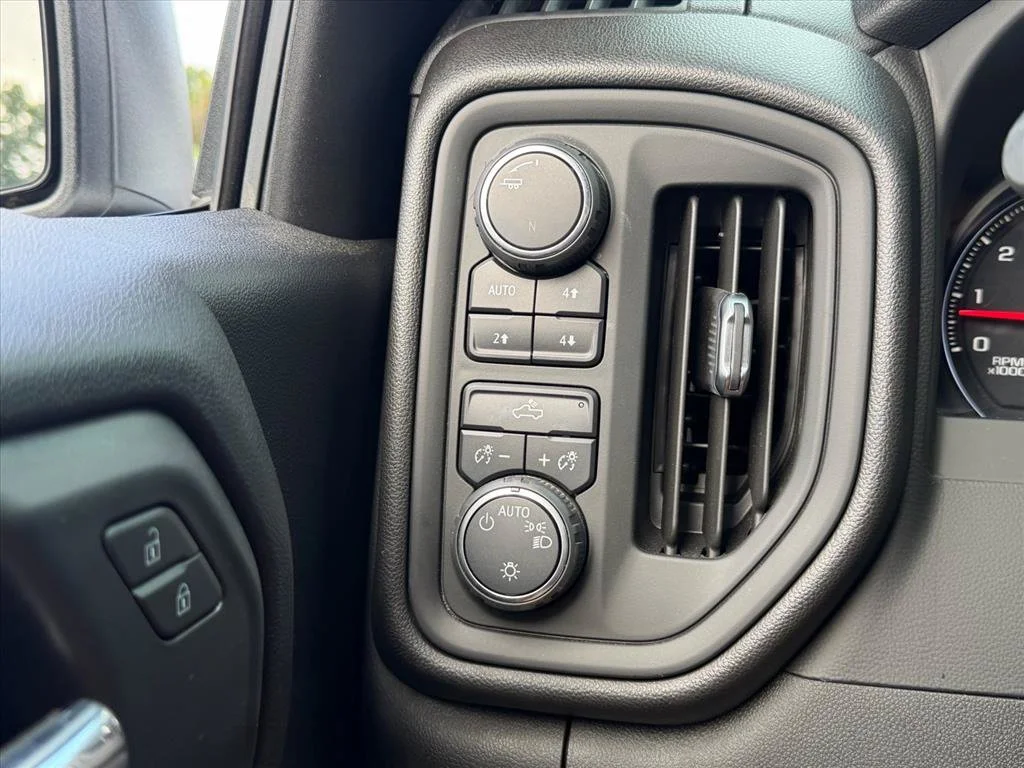 Used 2021 White Chevrolet Custom Trail Boss image 23