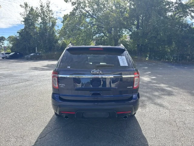 Used 2011 Blue Ford Base image 6