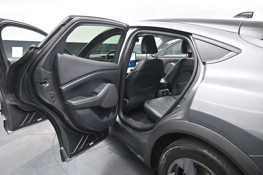 Used 2023 Gray Ford Select image 16