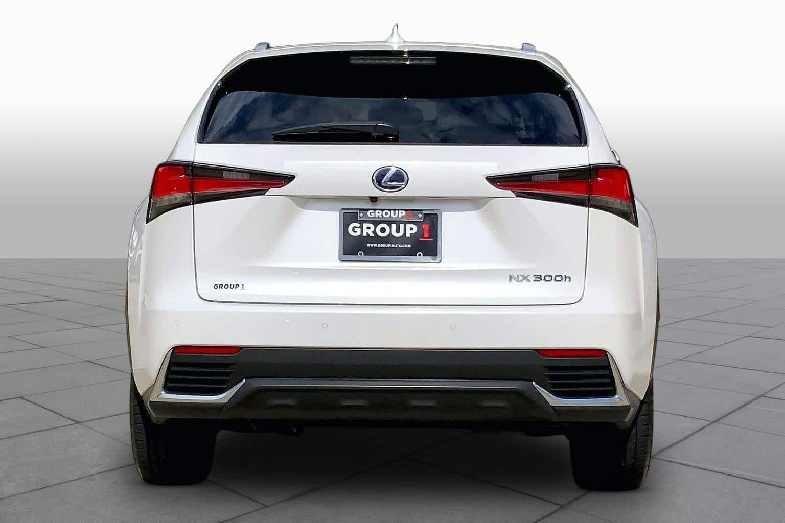 Used 2021 Eminent White Pearl Lexus  image 5