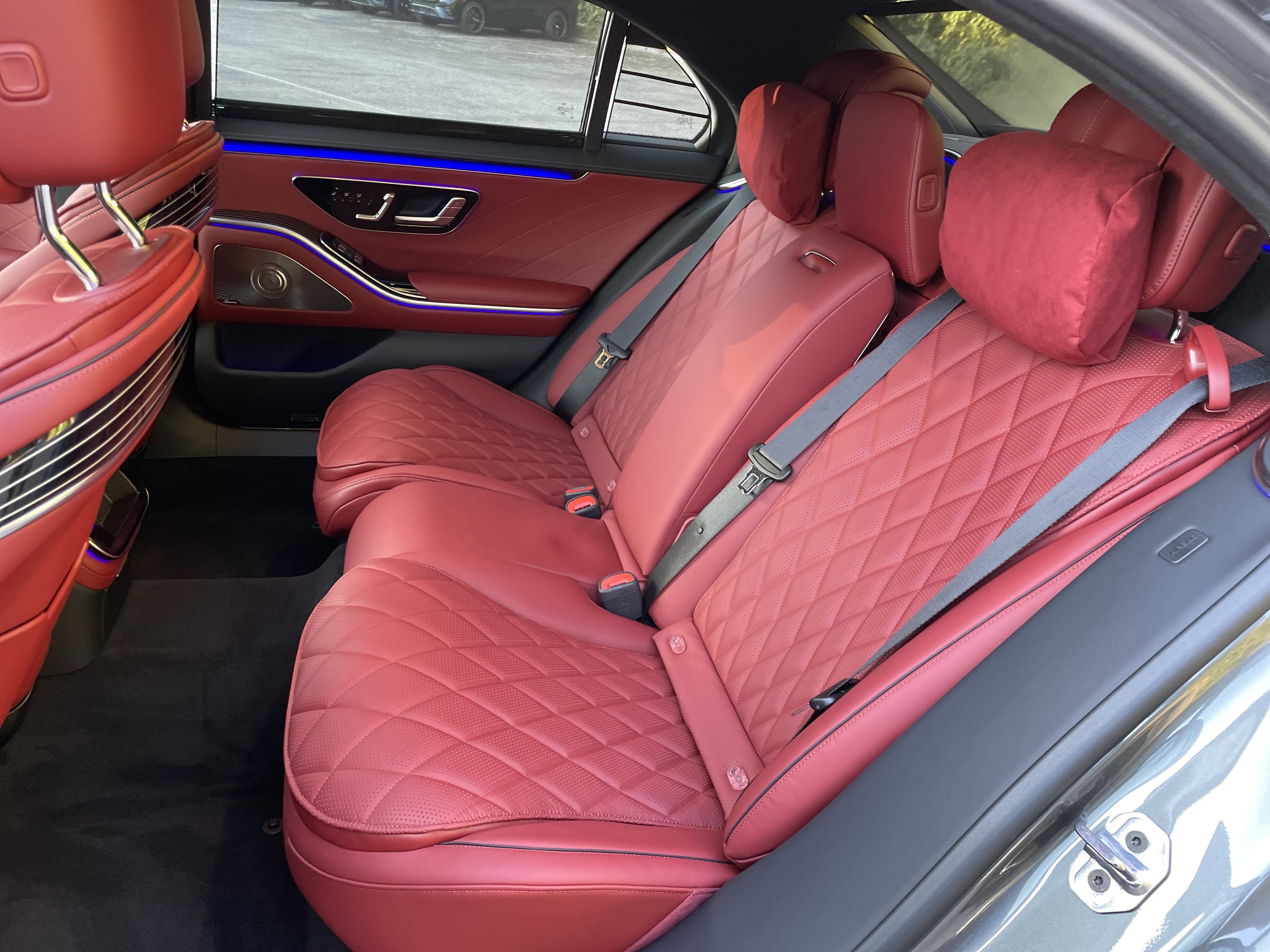 New 2026 MANUFAKTUR Signature Graphite Metallic Mercedes-Benz S 580 4MATIC® Sedan image 35