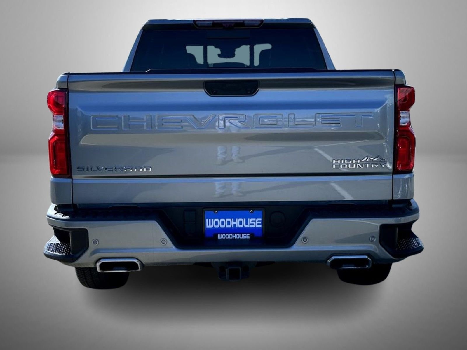 Used 2025 Gray Chevrolet High Country image 6