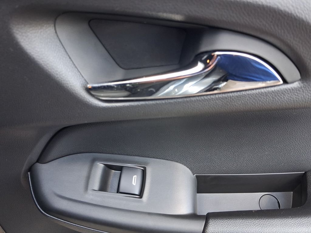 Used 2024 Gray Chevrolet ACTIV image 29